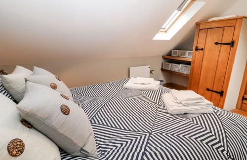 St. Giles on the Heath Cottage | DOWNICARY CHAPEL STABLE, pet friendly in St Giles-On-The-Heath
