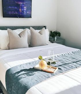 Downtown Apartment | Downtown 2BR, Full Kitchen, PPAC&Convention Center
