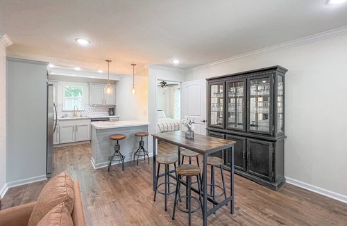 Starkville House | Downtown Access | Modern | Retreat