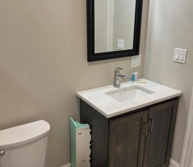 Beverly Apartment | Downtown Apt King Beds Mins to Salem