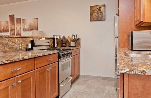 Civic District Condo | DOWNTOWN Austin condo, 6th St. A few blocks to Congress. Great SXSW location!