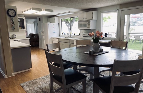 Chelan House | Downtown Beach House - License # TR-0371