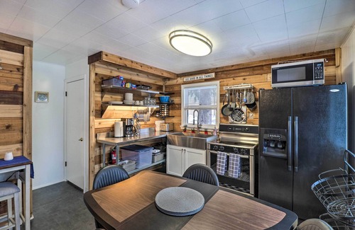 Bigfork House | Downtown Bigfork Home w/Fire Pit, Walk to Harbor!