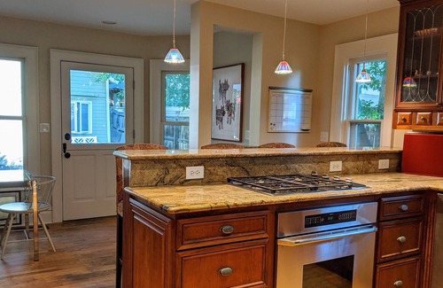 Mapleton Hill House | Downtown Boulder! Mapleton Hill! Walk to Pearl Street & hiking. Monthly Rental