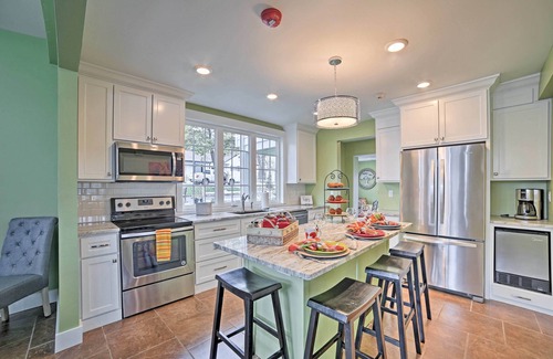 Downtown Branson House | Downtown Branson Home w/Pool Near The Landing!