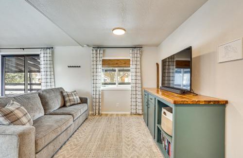 Cascade House | Downtown Cascade Vacation Rental Less Than 1 Mi to Lake!