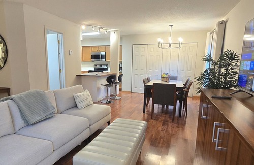 Chanhassen House | Downtown Chanhassen Townhome - 3 bedrooms