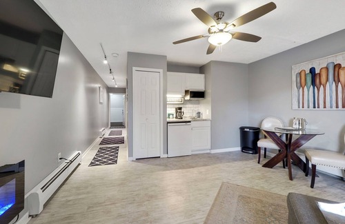 Charlevoix Condo | Downtown Charlevoix | Indoor/Outdoor Pool | Remodeled