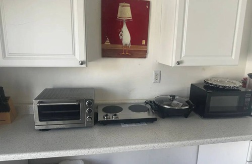 Upper Riviera Apartment | Downtown Charm with ACnn