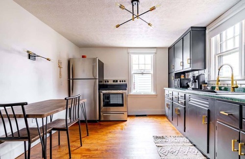 Chillicothe House | Downtown Chillicothe | Walk to Historic District | Free Parking | 5,800+ Reviews