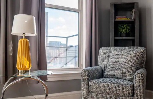 Downtown Cincinnati Condo | Downtown Cincinnati Elegant & Comfortable 2-Bedroom City Retreat