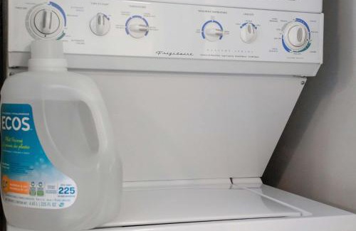 Crosstown Apartment | Downtown Cityview Escape with Pool and Jacuzzi near Rogers Arena