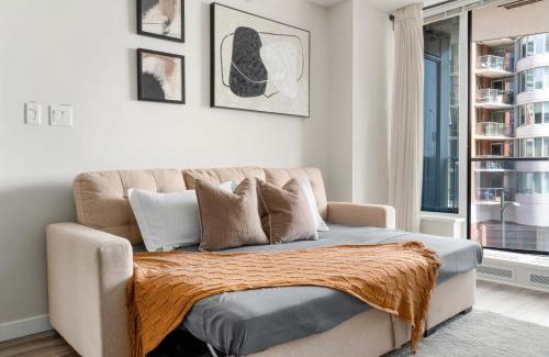 Crosstown Apartment | Downtown Cityview Escape with Pool and Jacuzzi near Rogers Arena