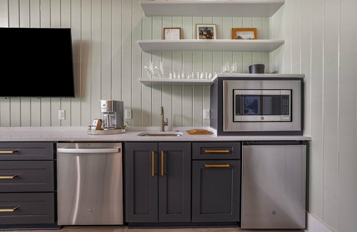 Fairhope Cottage | Downtown Cottage Hideaway Suite B