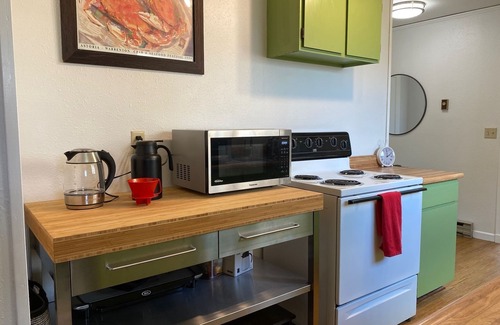 Astoria House | Downtown Cottage