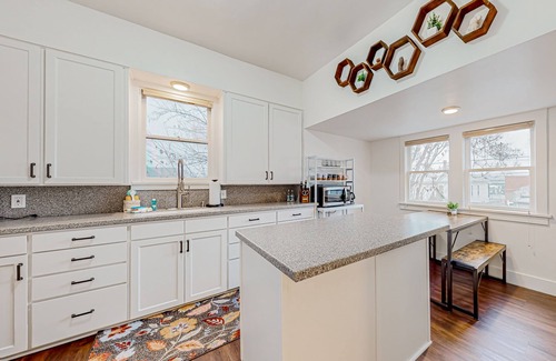 The Dalles House | Downtown cottage with furnished porch, video games, central AC, & W/D