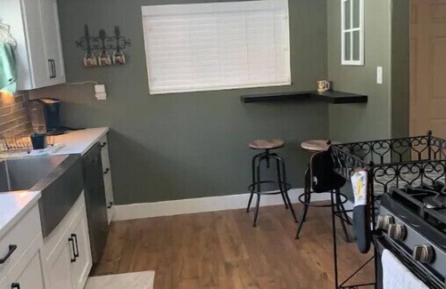 St. George House | Downtown Dixie, dog friendly