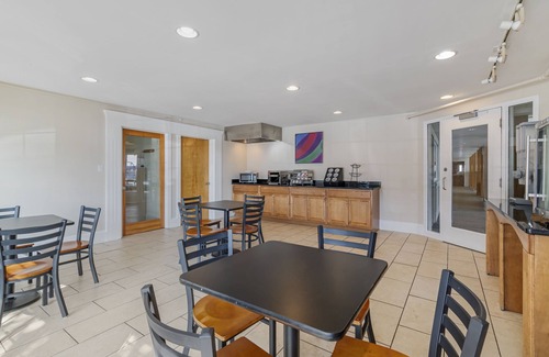 Dover Hotel | Downtown Dover Inn