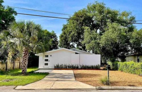 South Pensacola House | Downtown Dream- Relaxing Escape In Downtown Pensacola