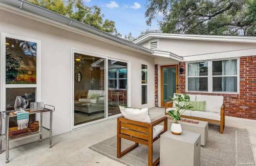 South Pensacola House | Downtown Dream- Relaxing Escape In Downtown Pensacola