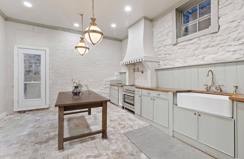 Oakland House | Downtown Estate! Can sleep up to 24!