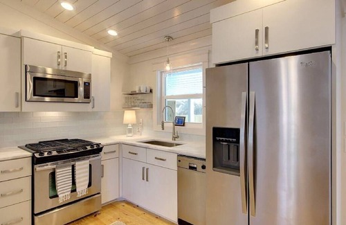 Fairhope House | Downtown Fairhope Cottage-walking distance to everything!