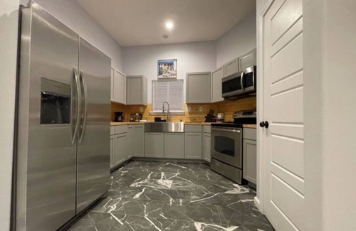 Haltom City House | Downtown Fort Worth 3 Bed luxury house