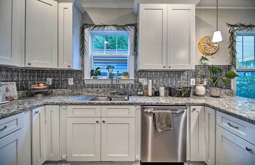 Fredericksburg House | Downtown Fredericksburg Home w/Large Patio!