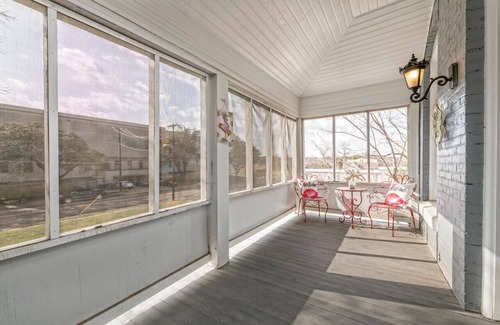 Brazos House | "Downtown" Heart of Waco Home