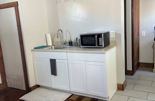 Hermann Cottage | Downtown Hermann- Hanna’s Cottage