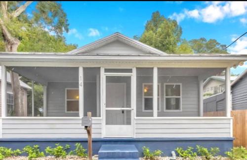 Lincolnville Villa | Downtown Historic St Augustine! Quality, Comfort, Hospitality, FUN! putt putt