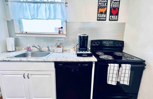 Clifton House | Downtown Home/10 Beds/Free Parking