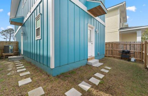 South Pensacola House | Downtown home + bay views + seafood market
