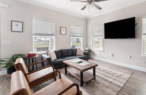 South Pensacola House | Downtown home + bay views + seafood market