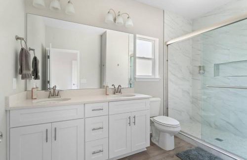 South Pensacola House | Downtown home + bay views + seafood market