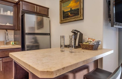 Jackson Hole Hotel | Downtown Jackson - 1 Bedroom Miller Park Suite