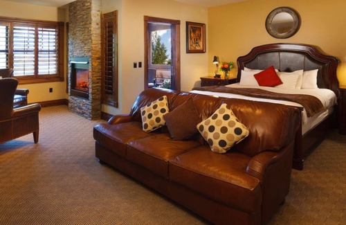 Jackson Hole Hotel | Downtown Jackson - Fireplace Suite