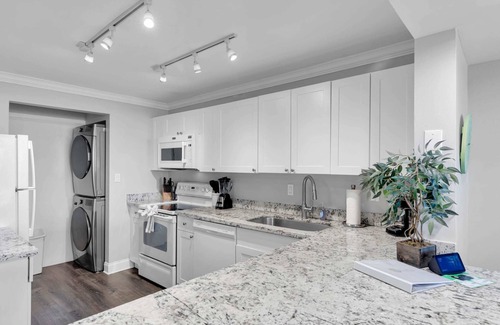 Meadows Condo | Downtown Key West 2BR/2BA Pool, Dock, Pet "Aruba"