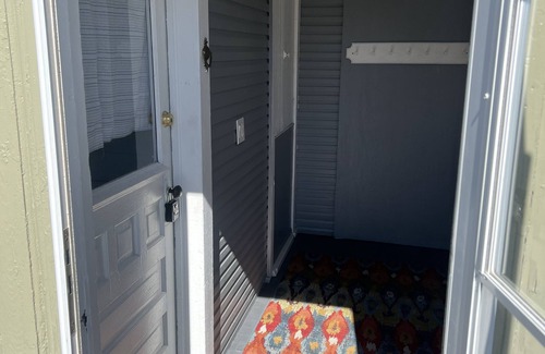 Loudonville Apartment | Downtown Loudonville Downstairs 1 Bed Apt