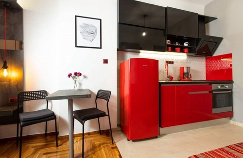 Thessaloniki City Centre Apartment | Downtown Luxury Boutique Suites : The Red Suite