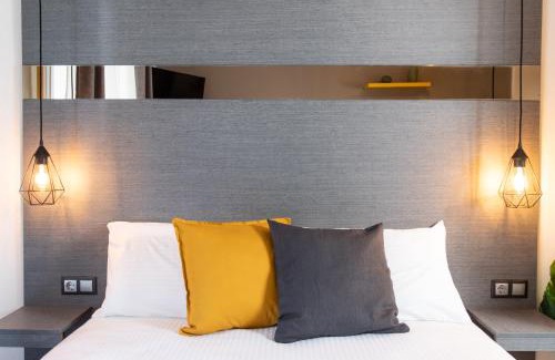 Thessaloniki City Centre Apartment | Downtown Luxury Boutique Suites : the yellow suite