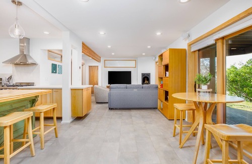 Downtown Anchorage House | Downtown luxury retreat with ocean views, gas fireplace, hot tub & washer/dryer