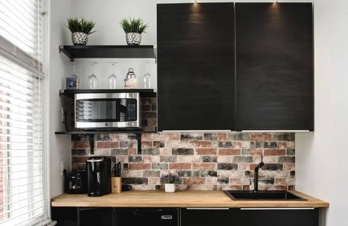 New Pathways Apartment | Downtown Memphis The Rolling Stones Studio Apt 202