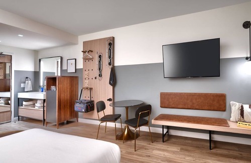 Moab Hotel | Downtown Moab Getaway Starts Here | Ideal For Family Stay | Pool & Free Parking