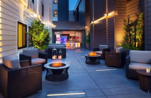 Heritage District House | Downtown near restaurants and shops with weekly live music!