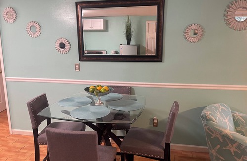 Southside House | Downtown Oasis: 2 BR Near Beach