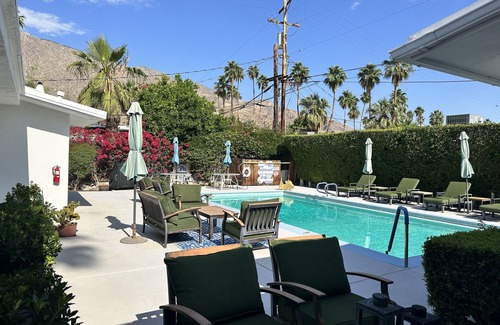 Warm Sands Villa | Downtown-PALM-SPRINGS-Get-AWAY