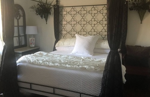 Old Town Villa | Downtown penthouse Villa Aviles with wifi