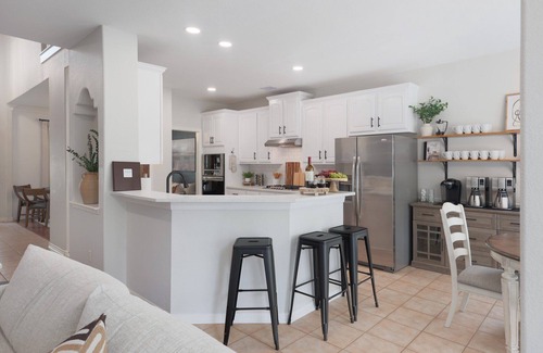 The Hielscher House | DOWNTOWN | POOL | HOT TUB | Pool Table | Poker Table | Fire Pit | 14 Queen Beds