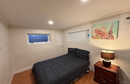 Surrey Bed & Breakfast | Downtown Private 2 Bedroom Independent Suite